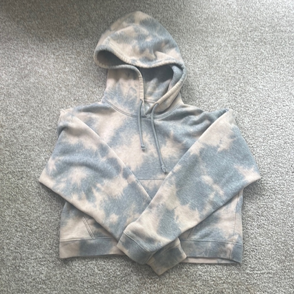 LIMITED TIME SALE Tna Cropped hoodie